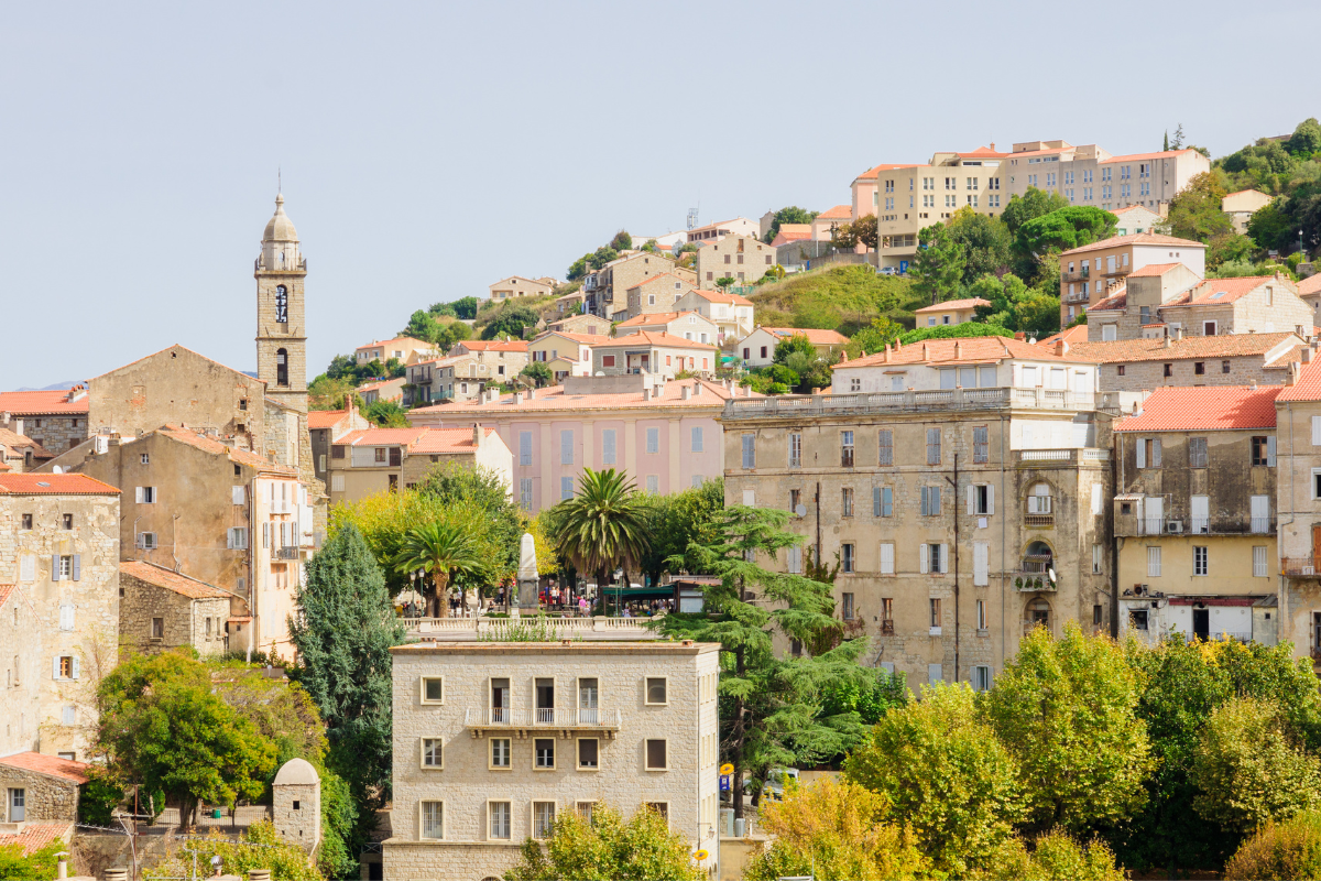 Cette Corse des petites villes