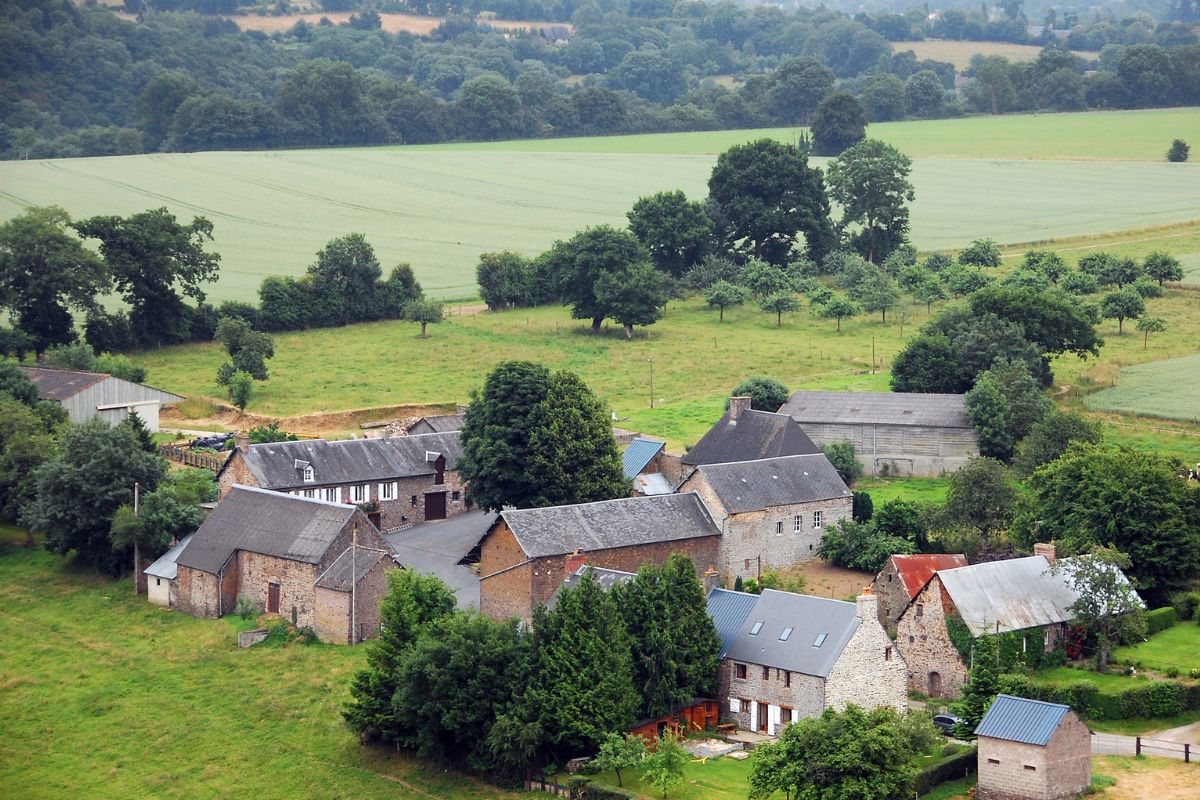 Les plus beaux villages de Suisse Normande en 2024