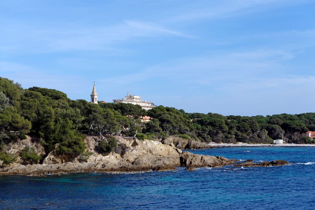 Les 7 meilleures croisières en voilier à faire sur la Côte d’Azur