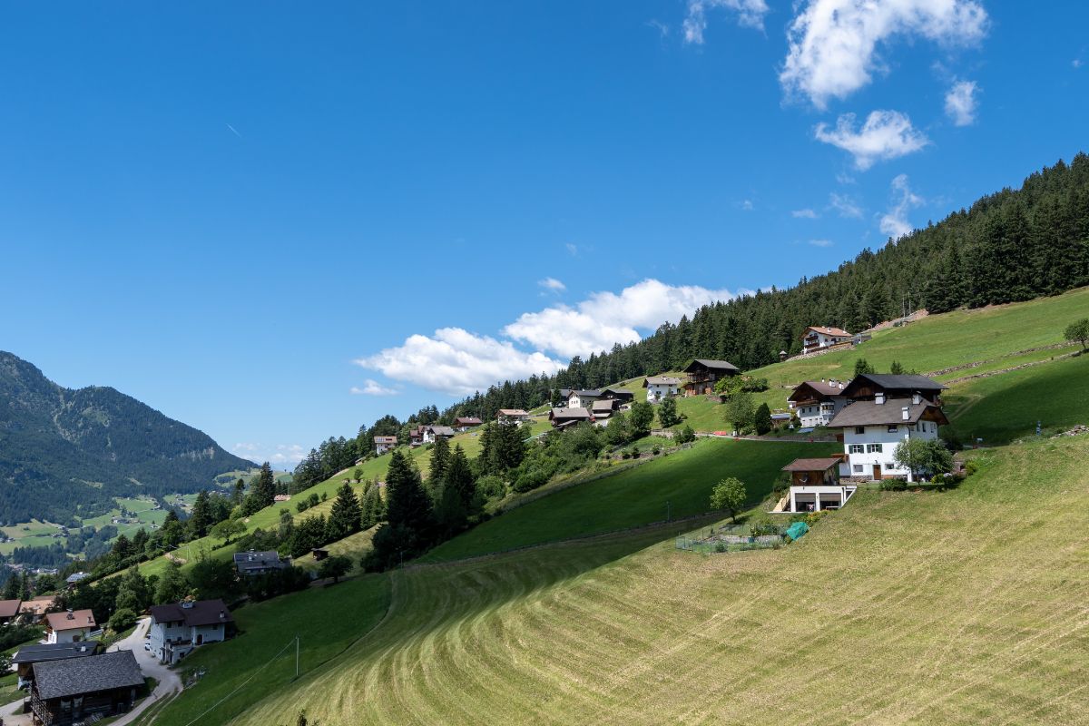 Les 11 plus beaux villages des Dolomites à découvrir en 2024