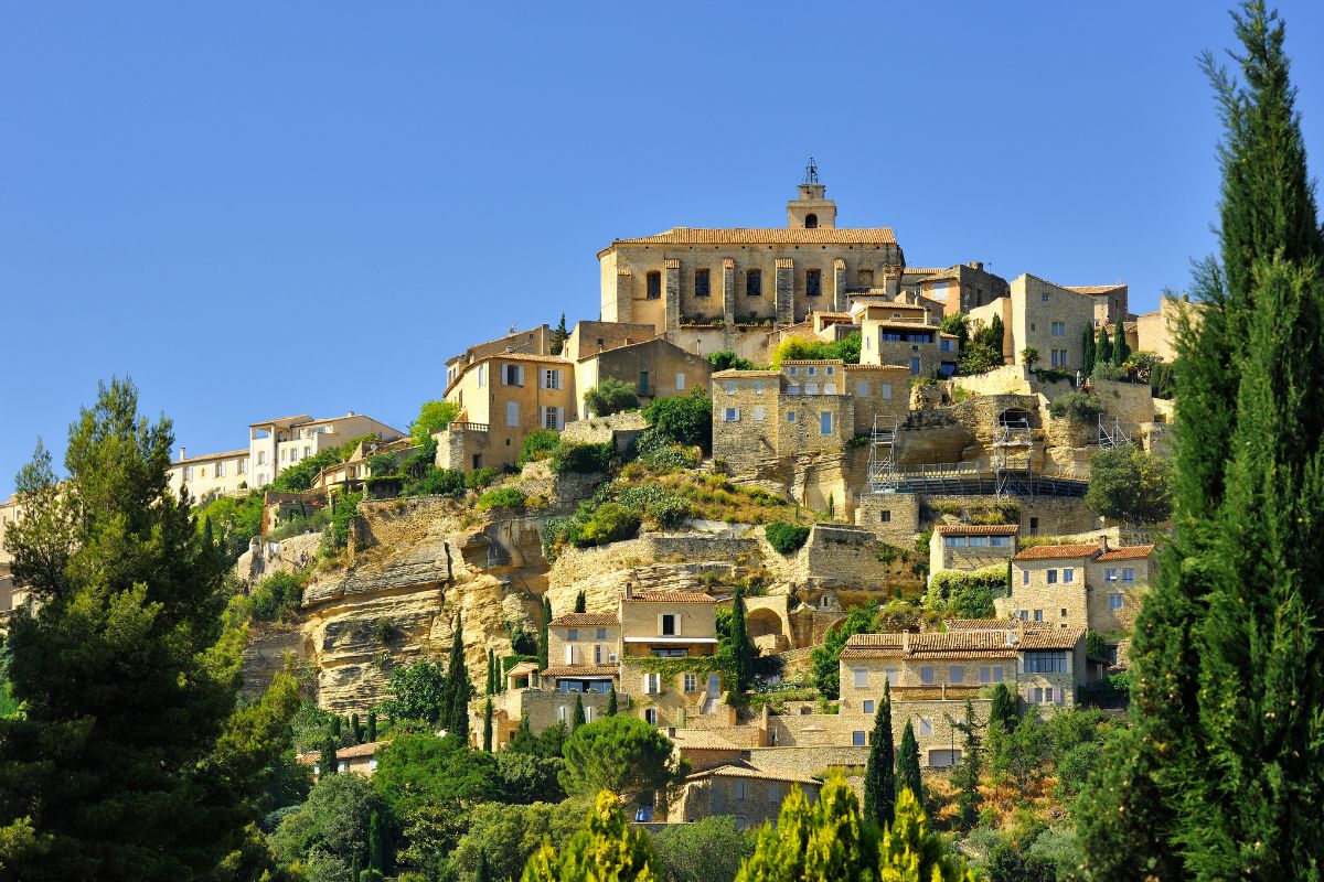 Gordes : Est-il le plus beau village du monde ?