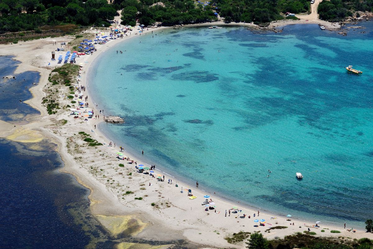 Les 10 plus belles plages paradisiaques de Sardaigne en 2024