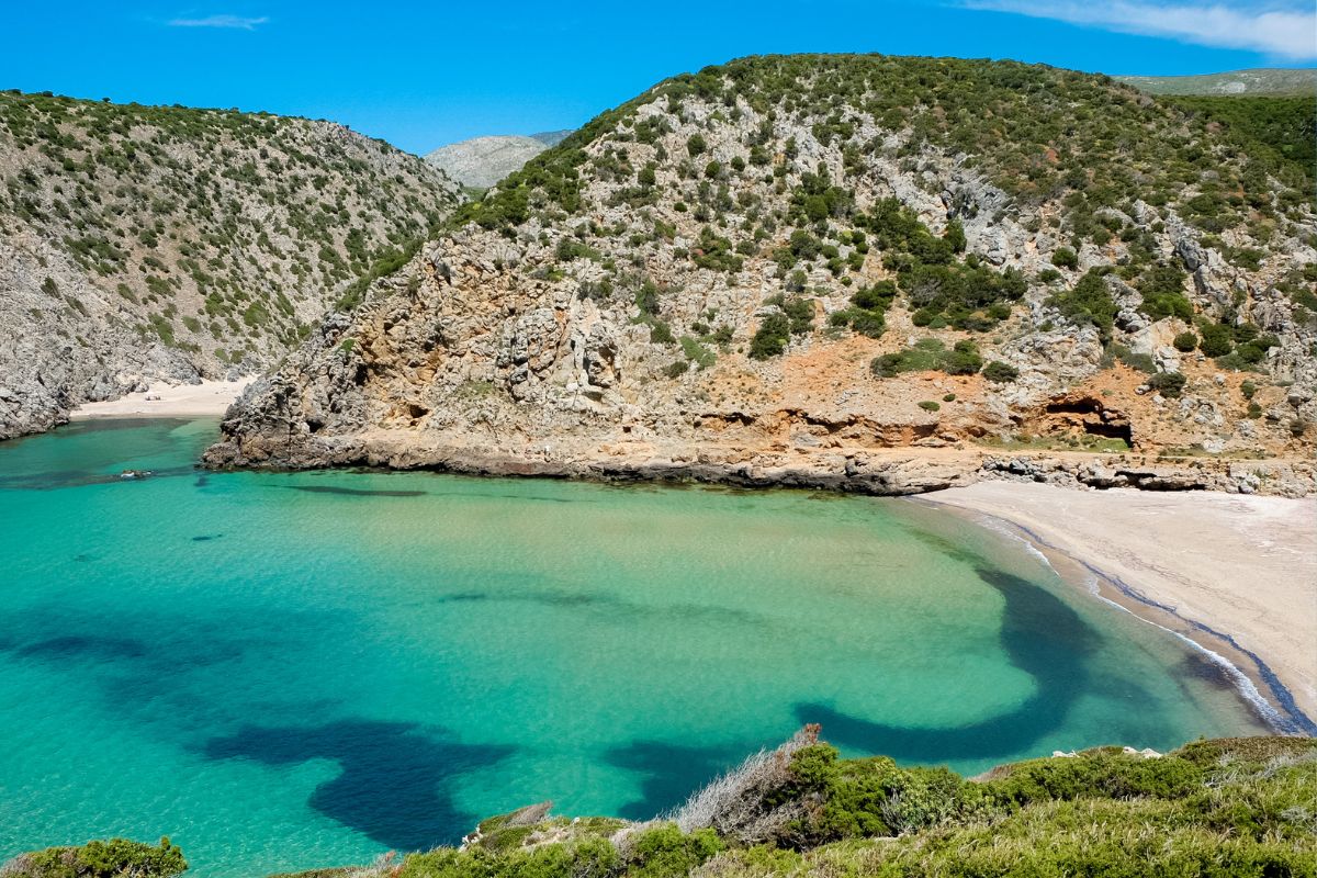 Les 10 plus belles plages paradisiaques de Sardaigne en 2024