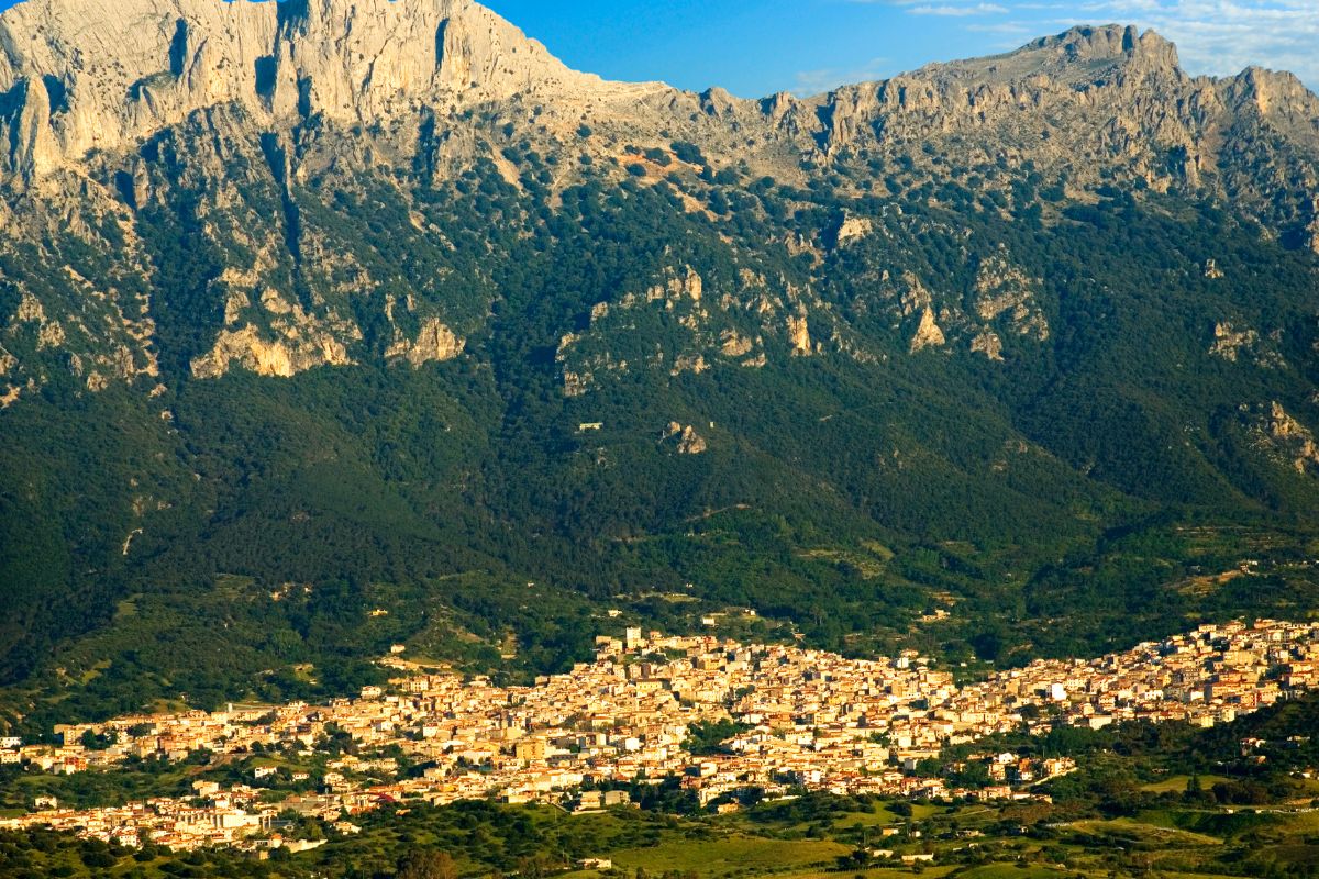 Les 10 plus beaux villages de la Sardaigne à voir en 2024