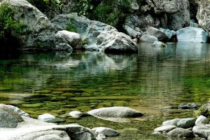 Les 5 meilleures piscines naturelles en Corse en 2024