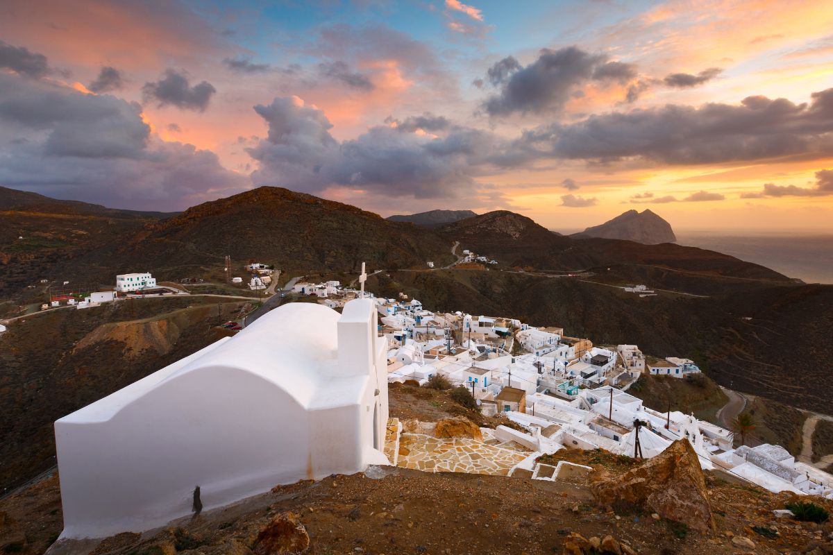 Les 6 plus belles îles proches de Santorin en 2024