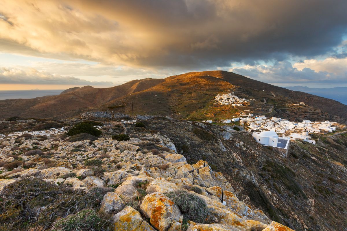 Les 6 plus belles îles proches de Santorin en 2024