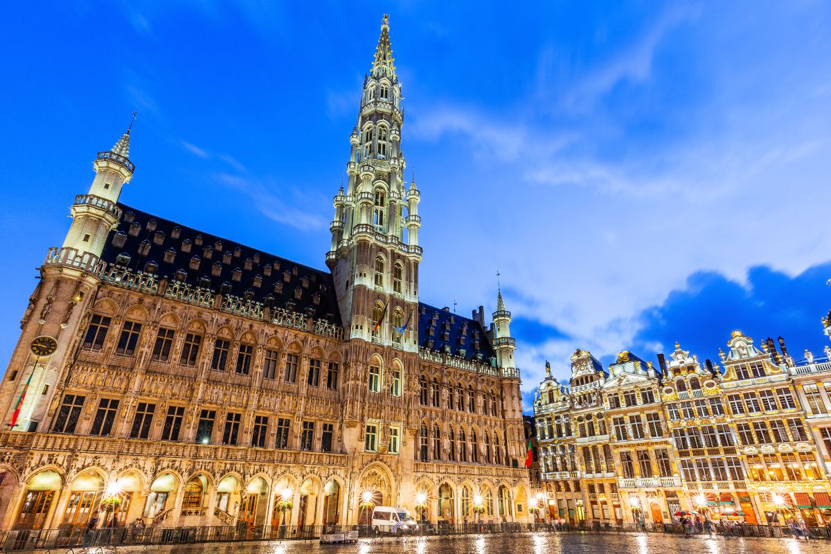 Bruxelle ou Bruges : Quelle destination choisir pour 2025 ?