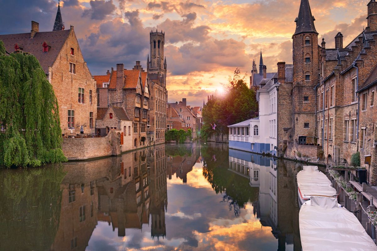 Bruxelle ou Bruges : Quelle destination choisir pour 2025 ?