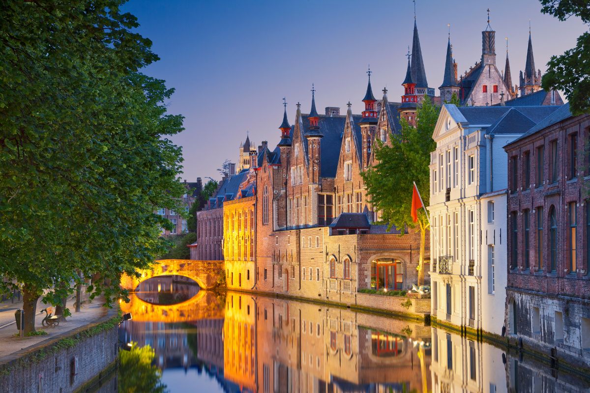 Bruxelle ou Bruges : Quelle destination choisir pour 2025 ?