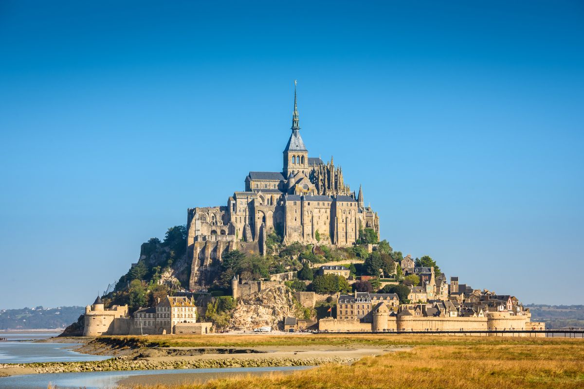 Comment faire pour se rendre au mont saint-michel en 2025 ?