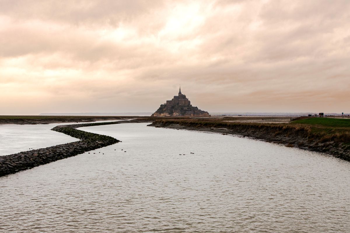 Comment faire pour se rendre au mont saint-michel en 2025 ?