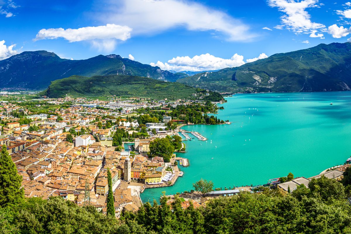 Lac de garde et Lac de Côme : Où aller et que choisir pour ses vacances ?