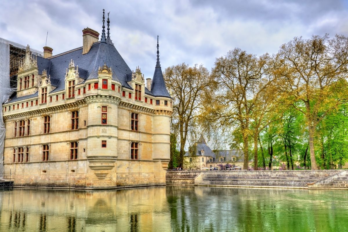 Visiter les châteaux de la Loire en 2 jours : Comment faire et ou dormir ?