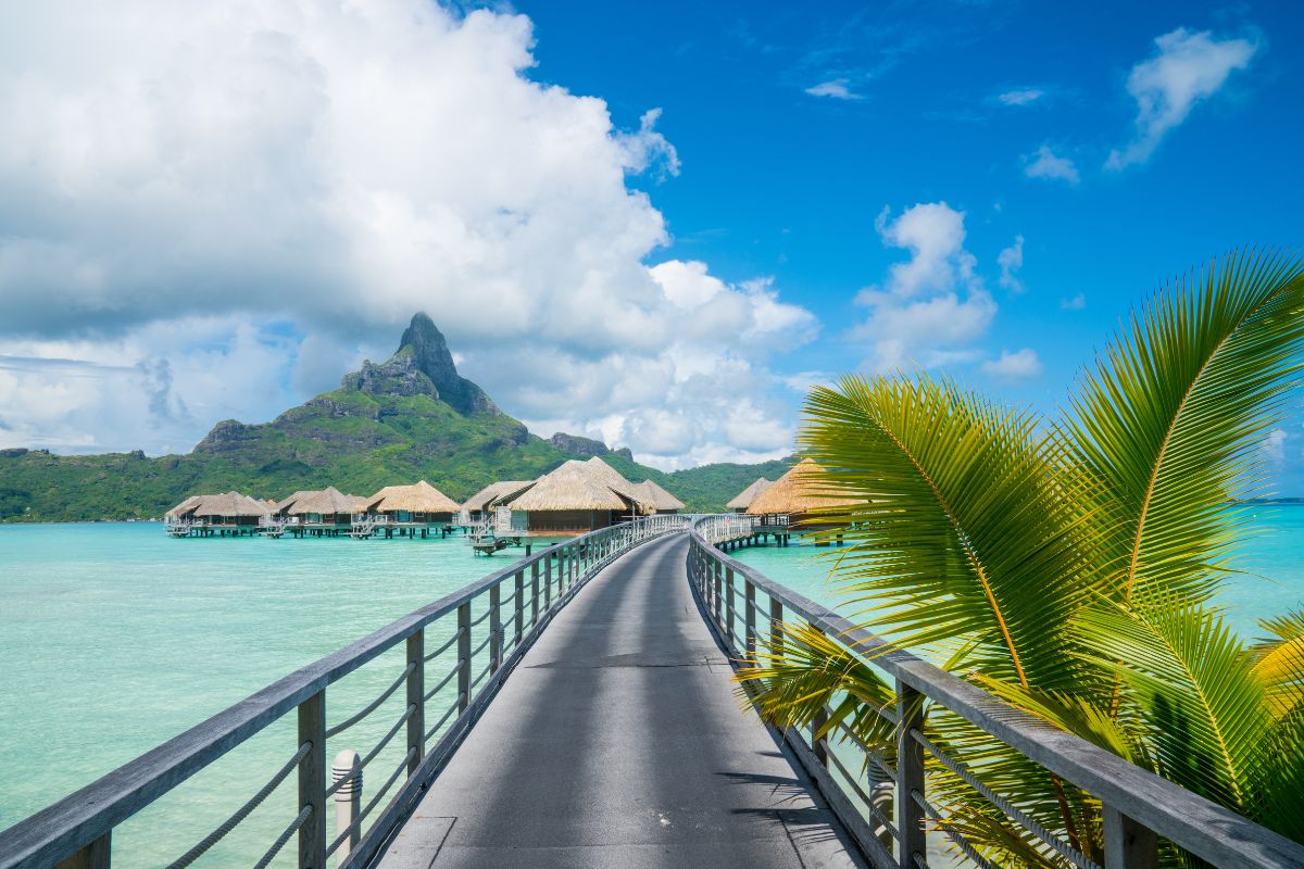 Les 9 meilleurs hôtels sur pilotis à Bora Bora : un séjour de rêve